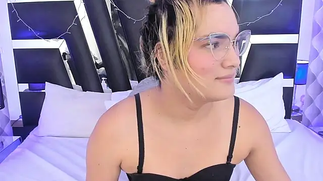 Snapshot of katya_kozlov chatting on 03.16.25 katya kozlov online show from 03.16.25