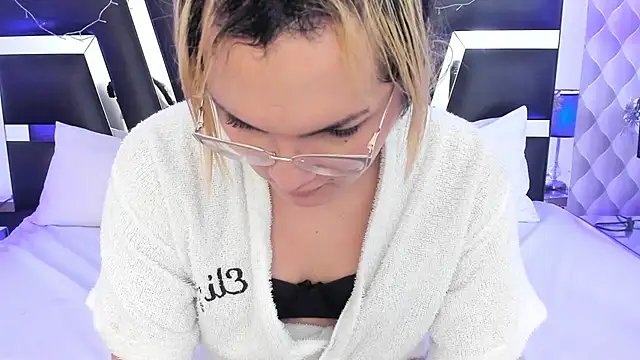 Snapshot of katya_kozlov chatting on 03.17.25 katya kozlov online show from 03.17.25