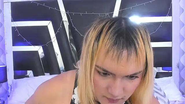 Snapshot of katya_kozlov chatting on 09.23.25 katya kozlov online show from 09.23.25