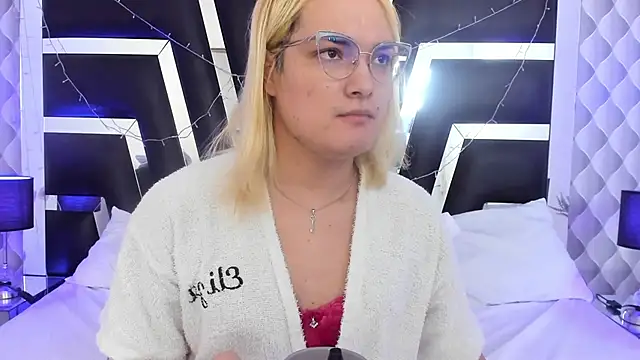 Snapshot of katya_kozlov chatting on 11.13.25 katya kozlov online show from 11.13.25