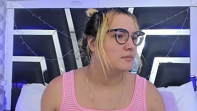 Snapshot of katya_kozlov chatting on 03.03.26 katya kozlov online show from 03.03.26