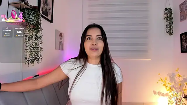 aisha es online show from 02.24.26