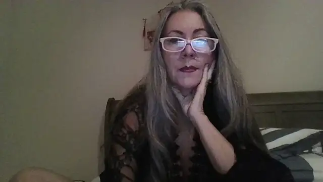 EvaRobinson online show from 12.20.24