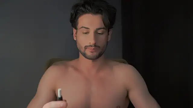 Snapshot of Keen___Luckystrike chatting on 12.14.24 Keen Luckystrike online show from 12.14.24