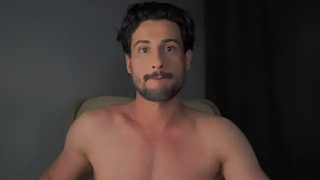 Snapshot of Keen___Luckystrike chatting on 12.19.24 Keen Luckystrike online show from 12.19.24