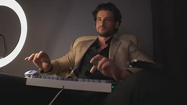 Snapshot of Keen___Luckystrike chatting on 03.04.25 Keen Luckystrike online show from 03.04.25