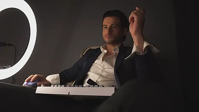 Snapshot of Keen___Luckystrike chatting on 03.09.25 Keen Luckystrike online show from 03.09.25