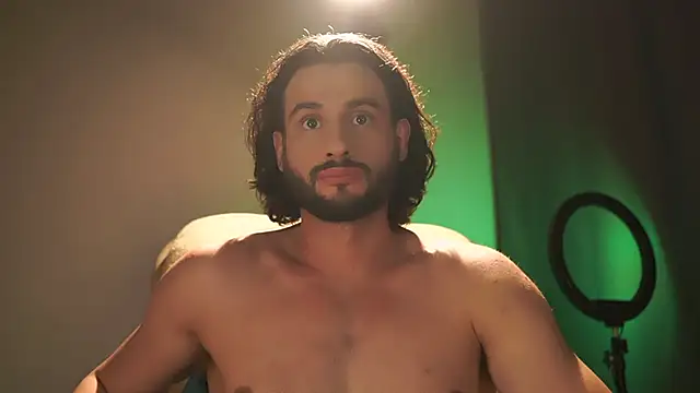 Snapshot of Keen___Luckystrike chatting on 10.18.25 Keen Luckystrike online show from 10.18.25