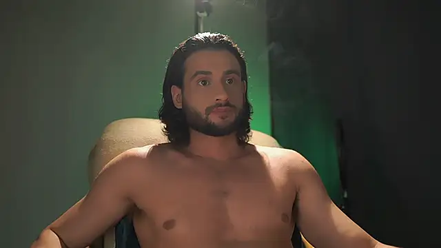 Snapshot of Keen___Luckystrike chatting on 10.26.25 Keen Luckystrike online show from 10.26.25