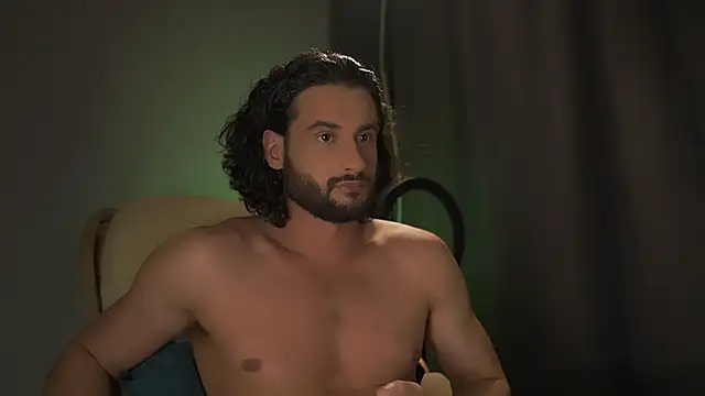 Snapshot of Keen___Luckystrike chatting on 11.10.25 Keen Luckystrike online show from 11.10.25