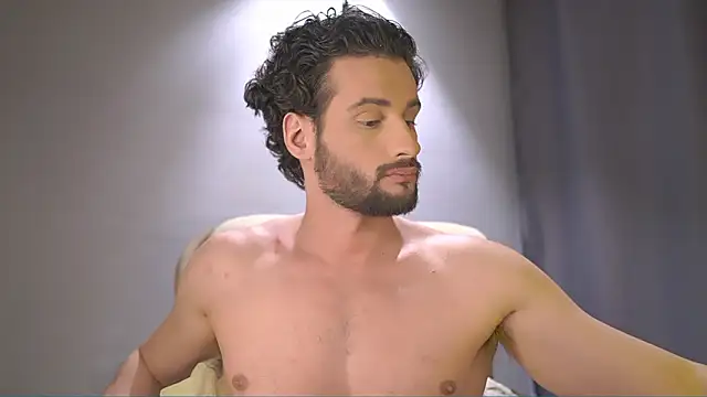 Snapshot of Keen___Luckystrike chatting on 02.13.26 Keen Luckystrike online show from 02.13.26