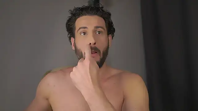 Snapshot of Keen___Luckystrike chatting on 02.14.26 Keen Luckystrike online show from 02.14.26