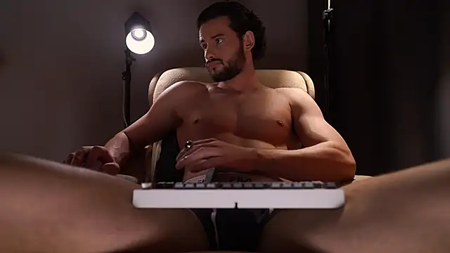 Snapshot of Keen___Luckystrike chatting on 02.19.26 Keen Luckystrike online show from 02.19.26