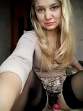 ImyoursLilu32 online show from 12.23.24