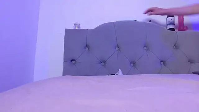 Red-moon1 online show from 02.06.25