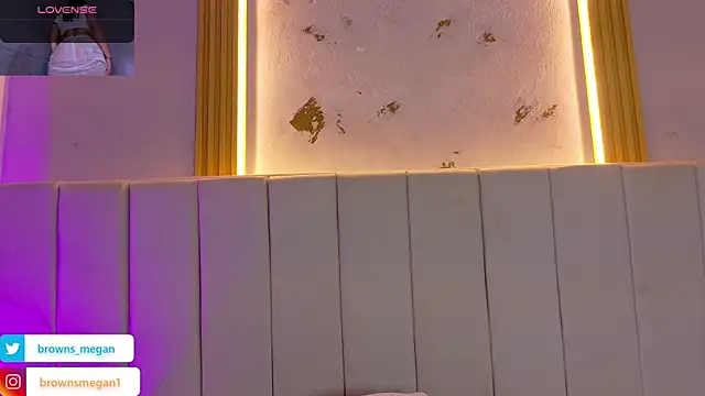 Megan browns1 online show from 04.01.26