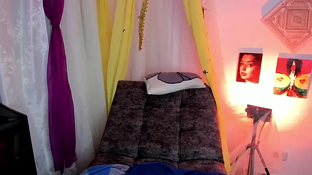 Snapshot of sophiaamethystt chatting on 12.03.25 sophiaamethystt online show from 12.03.25