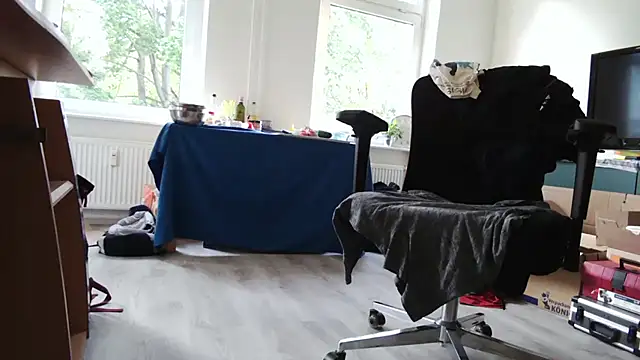 Snapshot of chubbysmallcock@xh chatting on 09.14.25 chubbysmallcockxh online show from 09.14.25