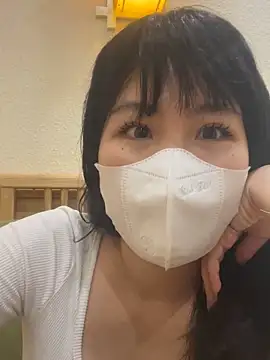 Snapshot of Onee-Chew chatting on 12.02.25 Onee-Chew online show from 12.02.25