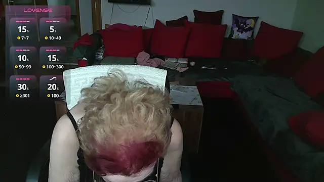 HeisseomaOriginal online show from 01.30.25