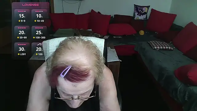 HeisseomaOriginal online show from 11.11.25