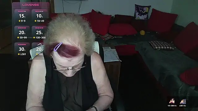 HeisseomaOriginal online show from 11.16.25