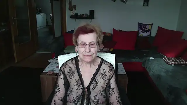 HeisseomaOriginal online show from 04.10.26