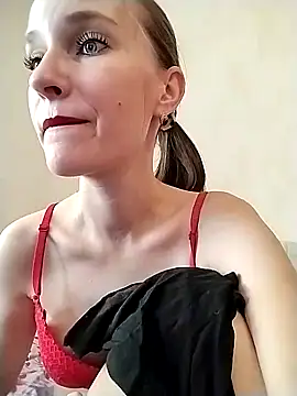 Snapshot of AimeeFair chatting on 02.14.25 AimeeFair online show from 02.14.25