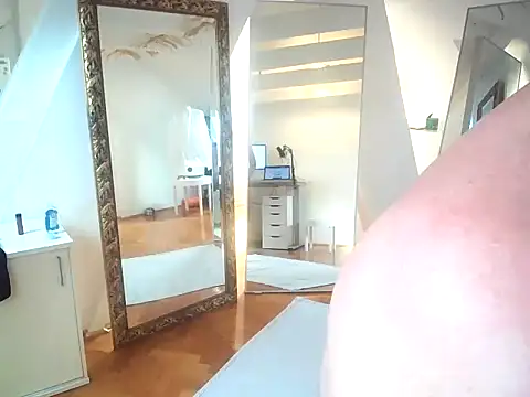 Snapshot of tobi_jerker chatting on 09.13.25 tobi jerker online show from 09.13.25