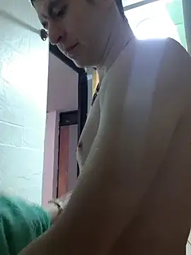 Snapshot of Headhunterdz chatting on 11.11.25 Headhunterdz online show from 11.11.25