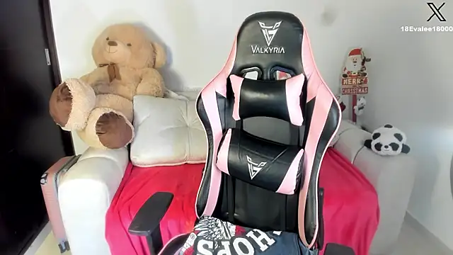 eval lee18 online show from 01.05.25