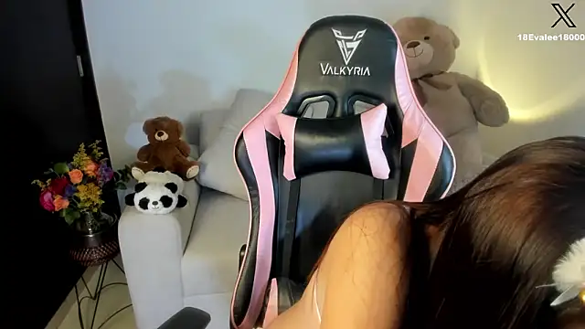 eval lee18 online show from 01.31.25