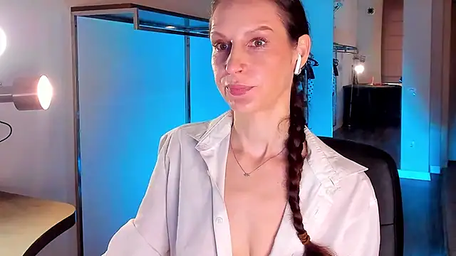 Snapshot of Mila_Anders chatting on 03.22.26 Mila Anders online show from 03.22.26