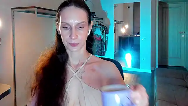 Snapshot of Mila_Anders chatting on 03.31.26 Mila Anders online show from 03.31.26