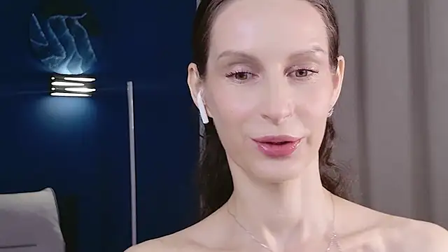 Snapshot of Mila_Anders chatting on 04.03.26 Mila Anders online show from 04.03.26
