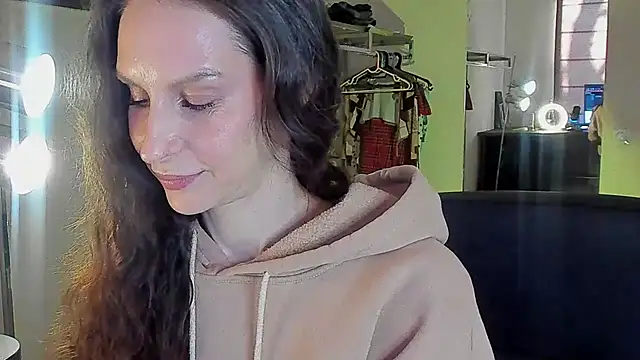 Snapshot of Mila_Anders chatting on 04.14.26 Mila Anders online show from 04.14.26