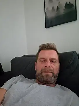 Snapshot of Mjn34 chatting on 10.28.25 Mjn34 online show from 10.28.25