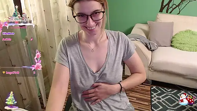 Snapshot of lovingfeetheels chatting on 12.18.24 lovingfeetheels online show from 12.18.24