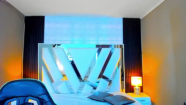 Linda4Petite online show from 01.17.26