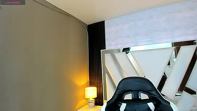 Linda4Petite online show from 02.13.26