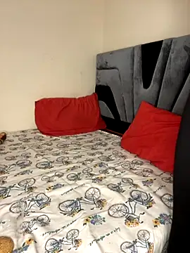 Snapshot of morrocoXcute chatting on 10.17.25 morrocoXcute online show from 10.17.25