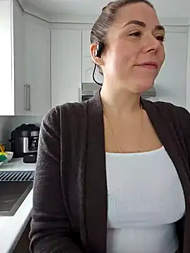 Ellie-L-Elizabeth online show from 01.20.25