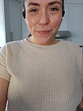 Ellie-L-Elizabeth online show from 02.14.25