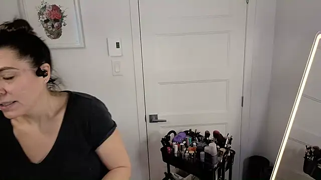 Ellie-L-Elizabeth online show from 12.04.25