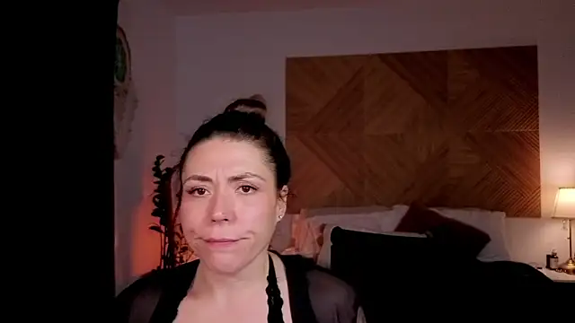 Ellie-L-Elizabeth online show from 04.17.26