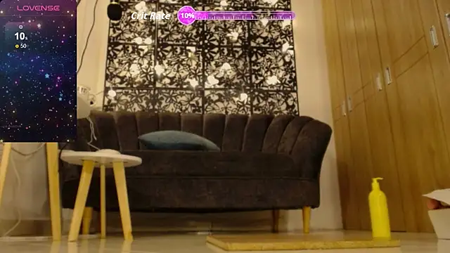 Snapshot of evelaurent chatting on 05.25.26 evelaurent online show from 05.25.26