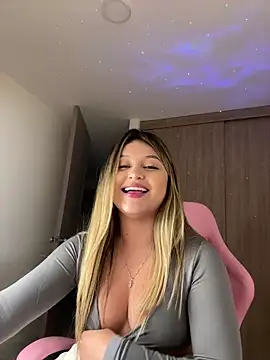 lunablossom  online show from 03.07.25