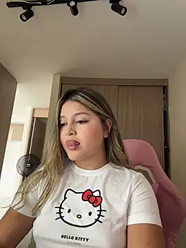 lunablossom  online show from 03.03.26