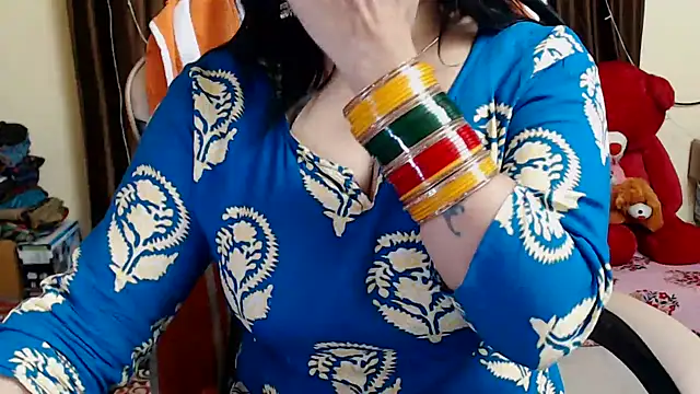 Naughty Kashish online show from 12.24.24