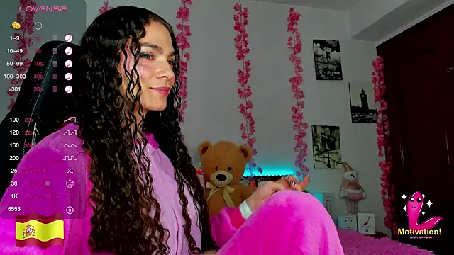 Snapshot of gabrielatafur_ chatting on 12.14.24 gabrielatafur online show from 12.14.24